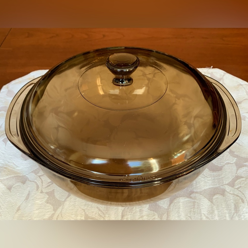 Vintage Pyrex 024 Corning Amber Brown color casserole dish with Pyrex glass lid